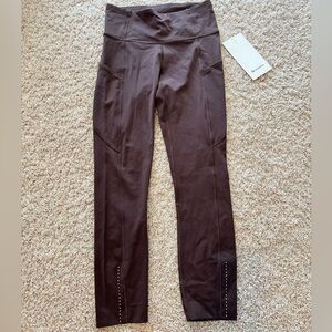 Lululemon Fast & Free Crop leggings in the Nulux fabric HR Crop 23" *Ref Size 4